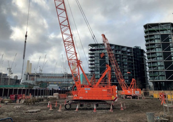 https://radhacranes.com/wp-content/uploads/2022/12/crawler-mounted-lattice-cranes-1.jpg
