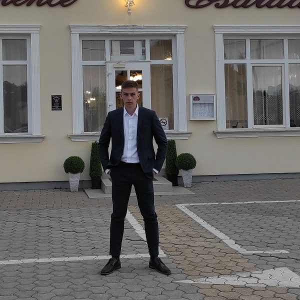 Hungarian Entrepreneur Launches Initiative to Empower Personal Branding in the Digital Age
