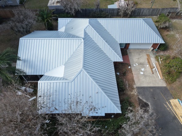 Local Roofing Company Addresses Tree Damage at Florida Residence