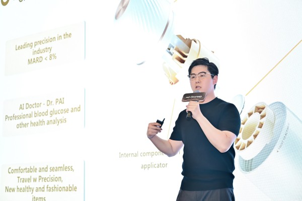 Faris Li delivered a keynote speech titled
