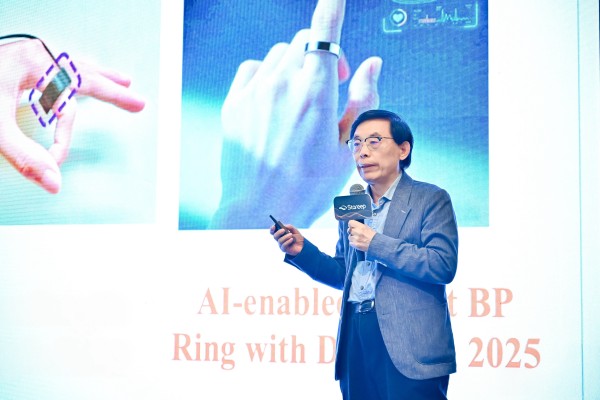 Professor Yuan-Ting Zhang delivered a presentation titled