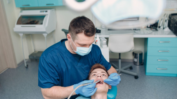 With U Dental Offers Advanced Dental Services in Camberwell
