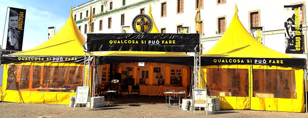 Naples receives for the first time in history the Scientology Volunteer Ministers Yellow Tent Exhibition