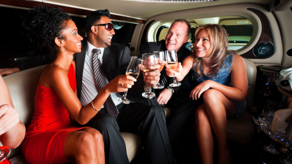 Why Party Bus Rental Is Essential for Large Gatherings