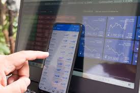 EarnForex Explores the Impact of Technology on Modern Forex Trading